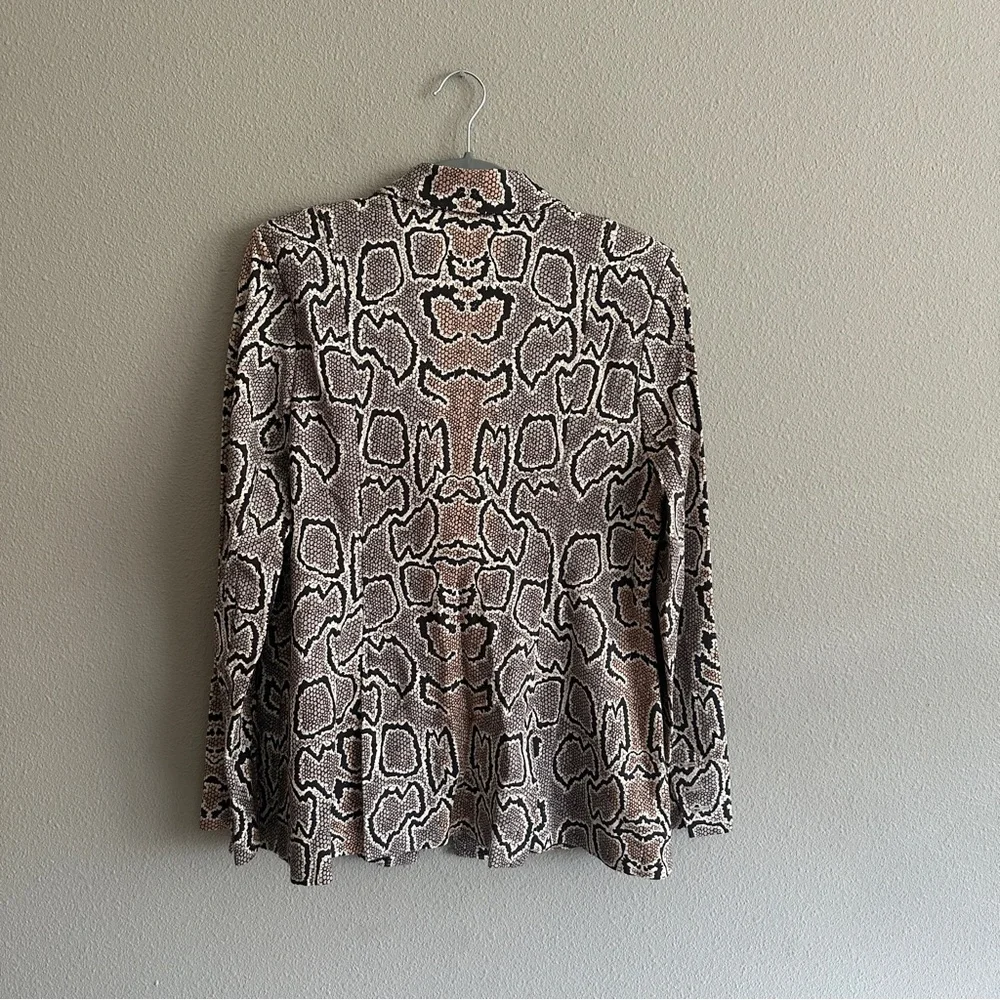 CAbi Tan Snake Pattern Double Breasted Stretch Blazer 14 - Picture 9 of 14